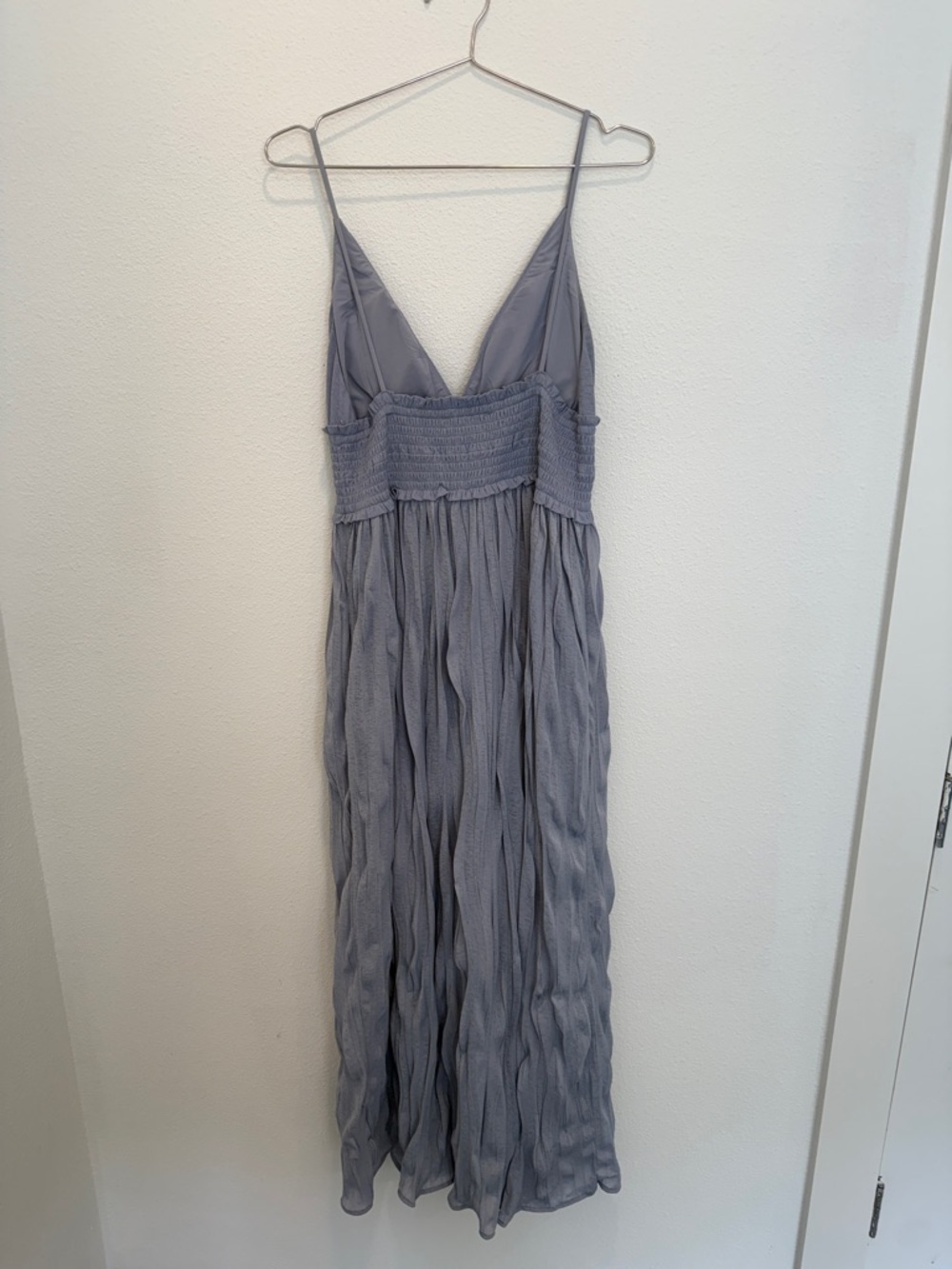 Love Bonito Aviette Padded Crinkled Maxi Dress - Picture 7 of 7